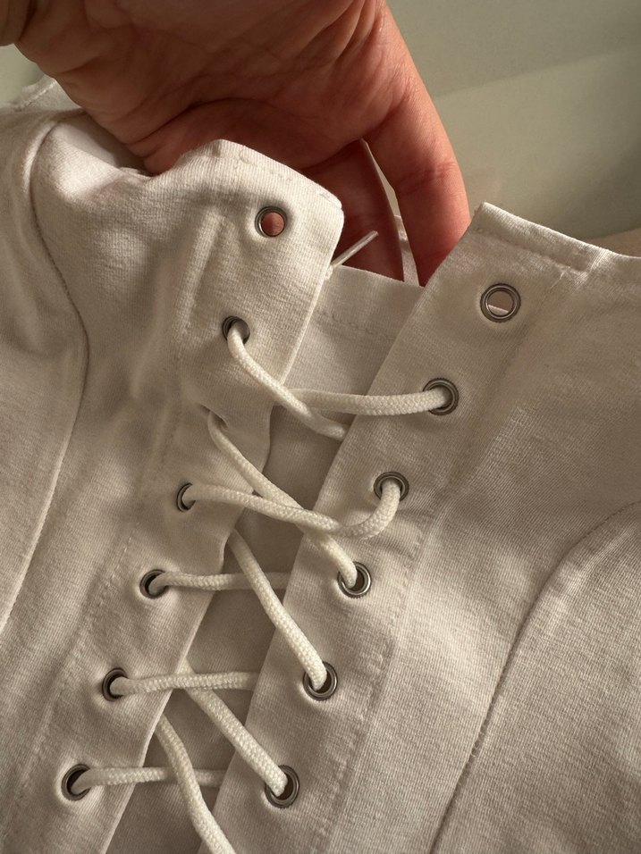 Beyaz Düğmeli Strappy Büstiyer - Görsel 3