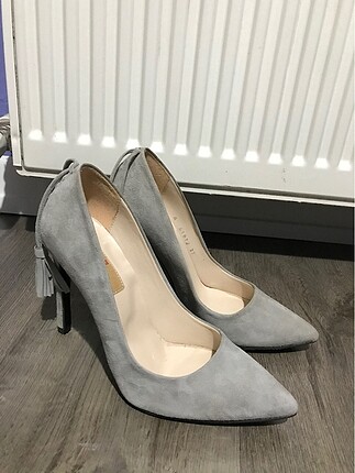 Gri Kadife Zarif Stiletto