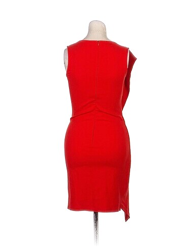 36 Beden PreLoved Kısa Elbise %70 İndirimli.