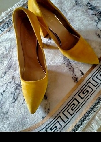 Sarı Süet Topuklu Kadın Stiletto