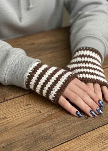 Kahverengi Beyaz Çizgili Örgü Eldiven - Görsel 2