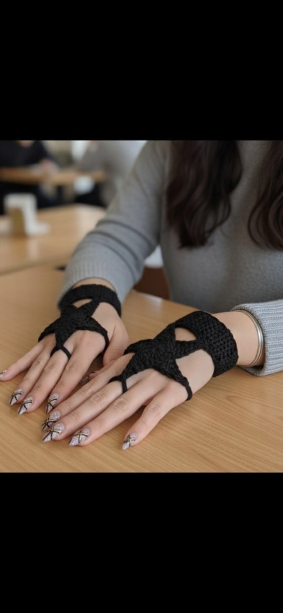 Siyah Örgü Yıldızlı Gotik Kadın Eldiven - Görsel 2