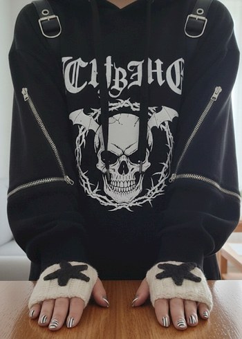 Örgü Goth Yarım Parmak Eldiven - Görsel 3