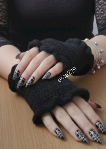 Siyah Örgü Gotik Kadın Eldivenleri - Görsel 2