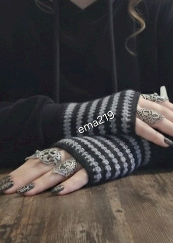 Gri Örgü Gotik Kadın Eldiven - Görsel 2