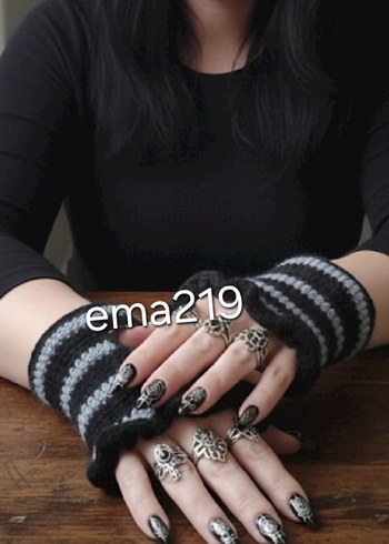 Gri Çizgili Örgü Goth Eldiven - Görsel 2