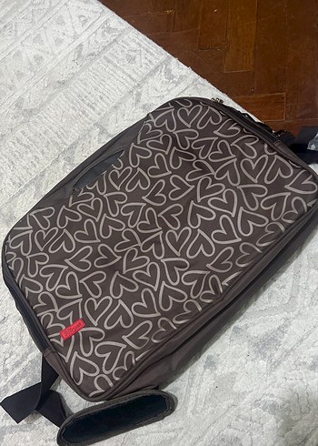 Çok Gözlü Laptop Çantası
