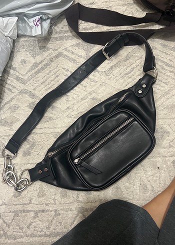 Bershka Deri Çapraz Çanta