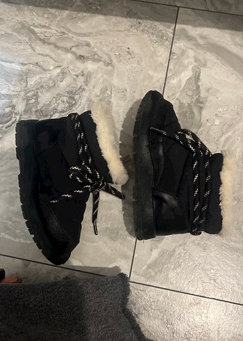 25 Beden Zara Kürklü Çocuk Botu