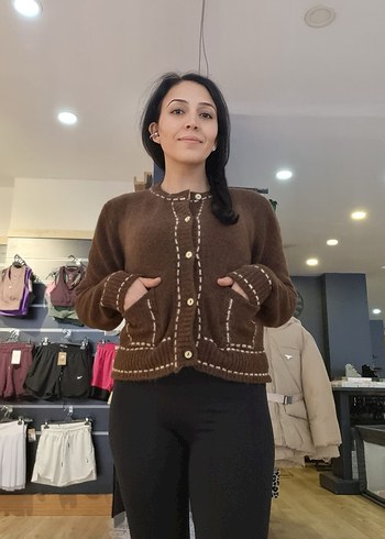 Düğmeli Kahverengi Nakışlı Kadın Hırka - Görsel 2