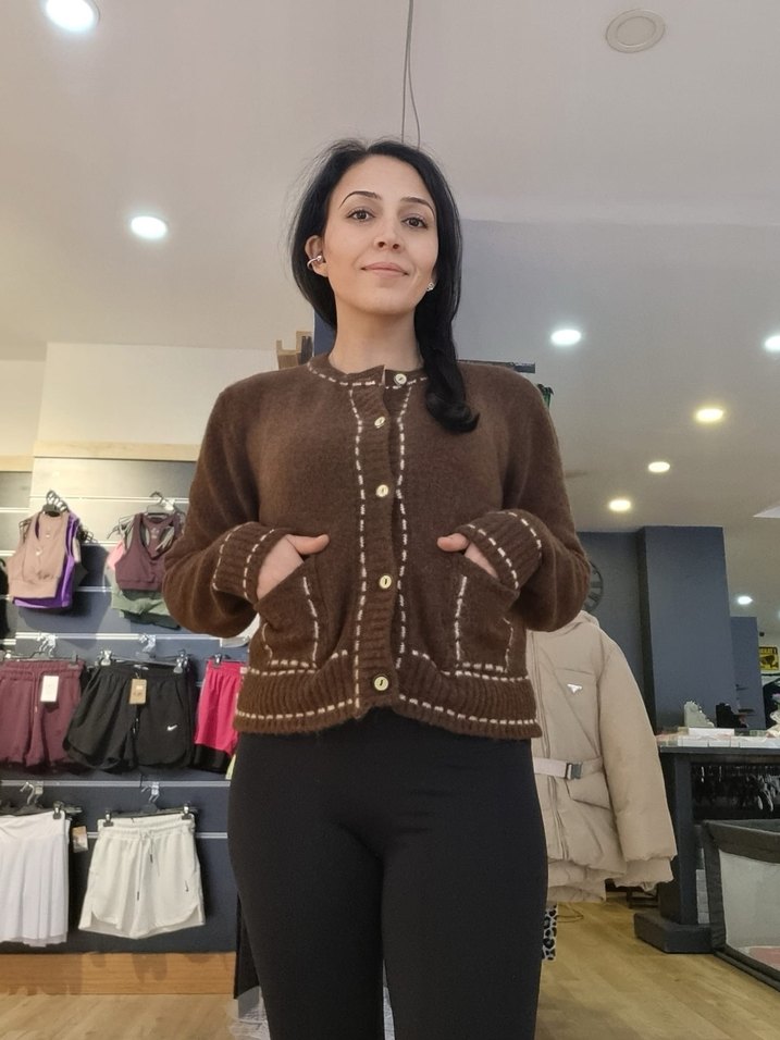 Düğmeli Kahverengi Nakışlı Kadın Hırka - Görsel 2