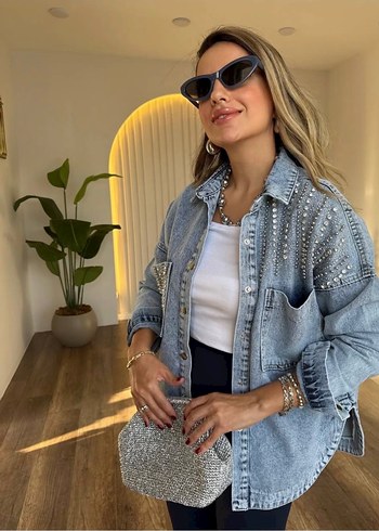 Kadın Gri ve Siyah Taşlı Düğmeli Denim Ceket - Görsel 3