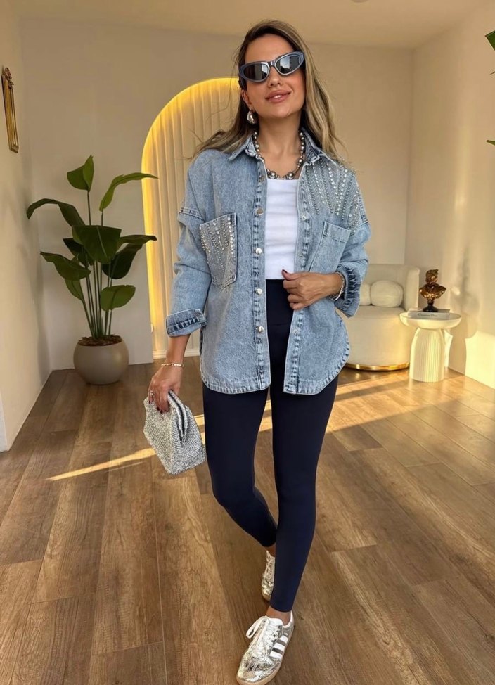 Kadın Gri ve Siyah Taşlı Düğmeli Denim Ceket - Görsel 2