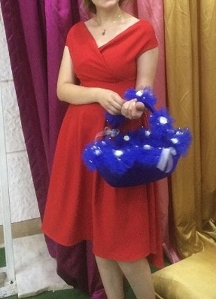 Kirmizi Elbise