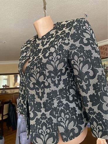 Kendinden desenli kısa ceket - Görsel 6