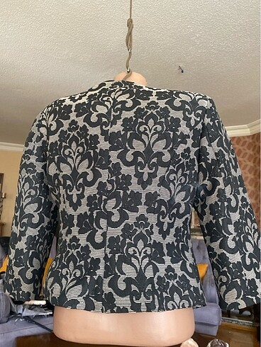 Kendinden desenli kısa ceket - Görsel 12