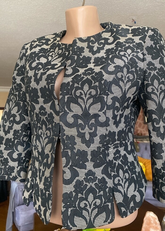 Kendinden desenli kısa ceket - Görsel 5