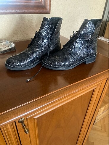 Yılan derisi bot - Görsel 8