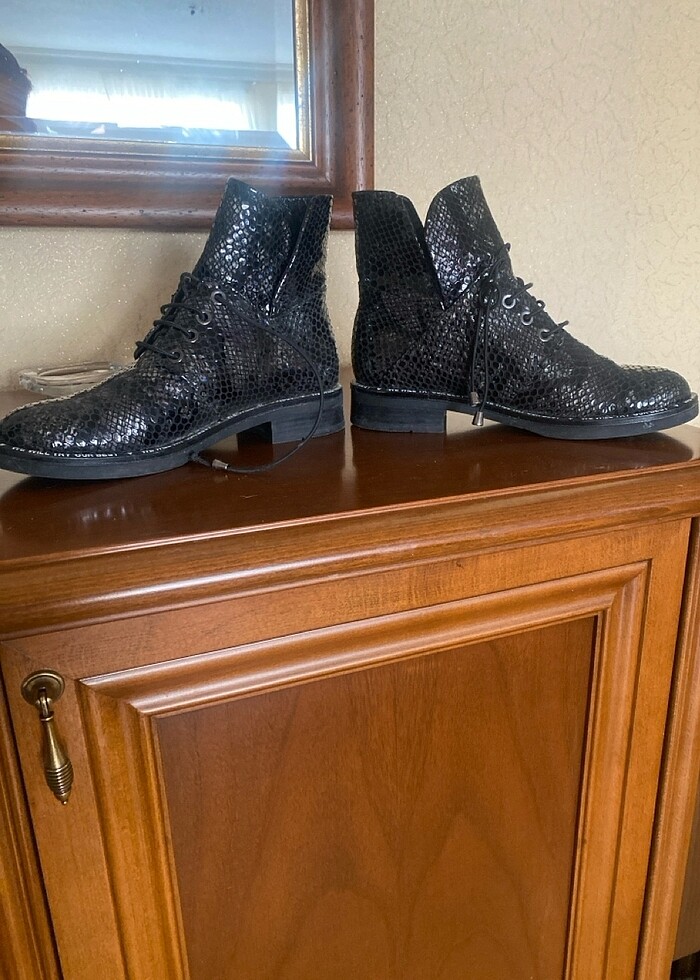 Yılan derisi bot - Görsel 3