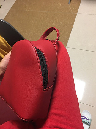 Kırmızı Bershka sırt çantası