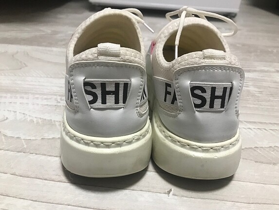39 Beden Sneaker