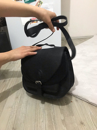 Siyah çanta 