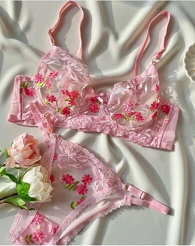 Victoria s Secret Nakışlı bralet takım