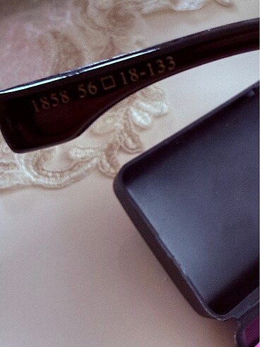 Fendi  buyuk gozluk - Görsel 3