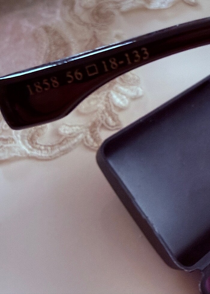 Fendi  buyuk gozluk - Görsel 3