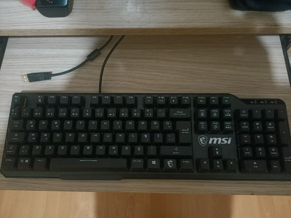 MSI Siyah Kablolu Mekanik Klavye - Görsel 3