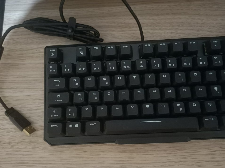 MSI Siyah Kablolu Mekanik Klavye - Görsel 2