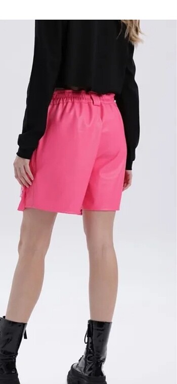 m Beden pembe Renk Re Design 36-38 uyumlu neon pembe yeni etiketli şort