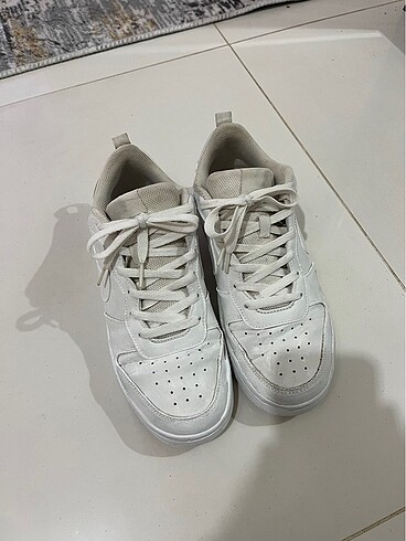 40 Beden Nike beyaz ayakkabı