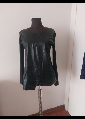 Deri Görünümlü Siyah Uzun Kollu Bluz - Görsel 2