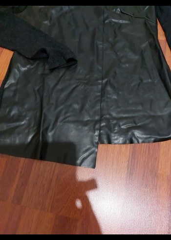 Deri Görünümlü Siyah Uzun Kollu Bluz - Görsel 4