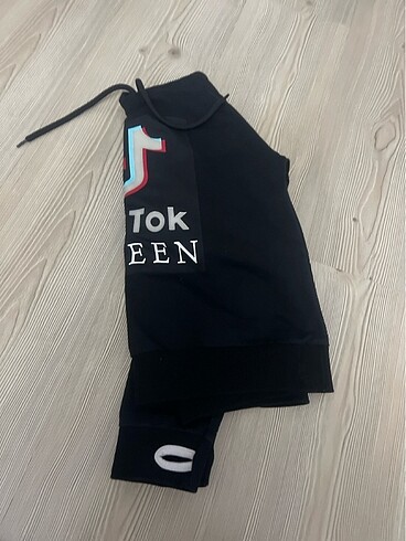 TikTok baskılı sweattshırt - Görsel 4