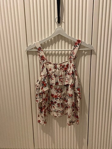 s Beden Bershka askılı