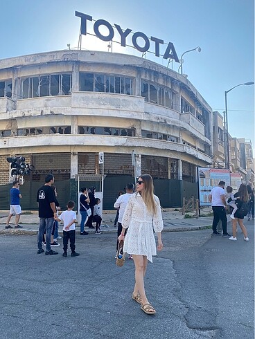 Zara Beyaz elbise