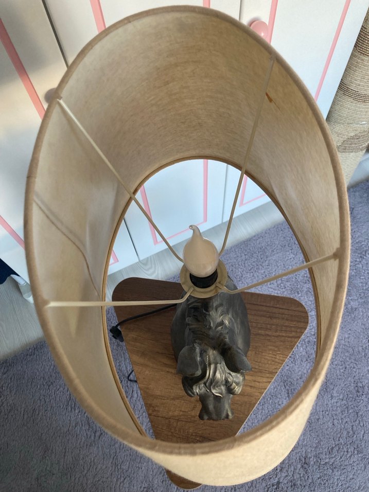 At Başlı Masa Lambası ve Figür - Görsel 4