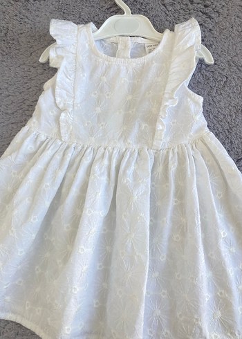 Kız Çocuk Beyaz Nakışlı Fırfırlı Elbise - Görsel 4