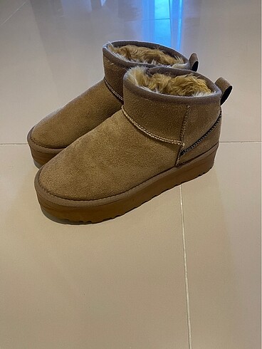 Ugg ugg 39 numara yeni aldim