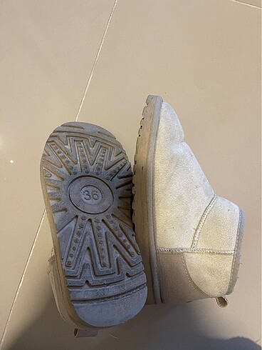 36 Beden ugg 36 açık bej