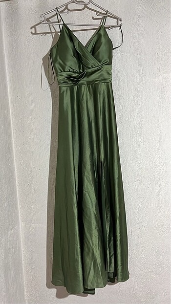Stradivarius yeşil elbise