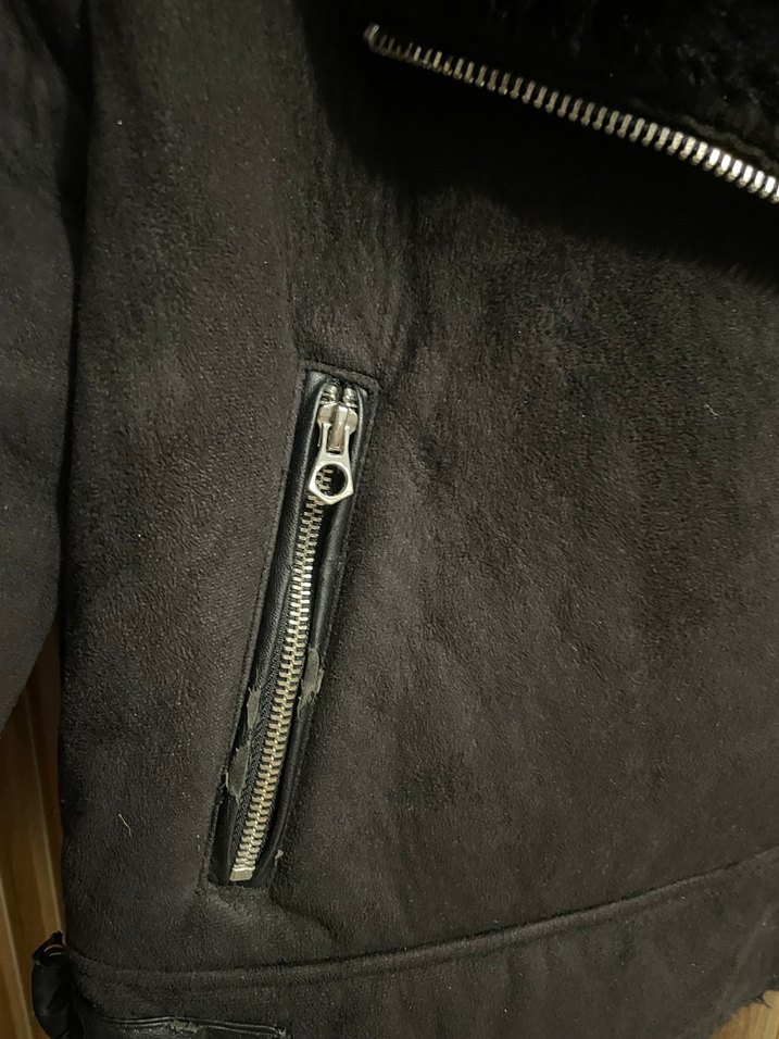 Siyah Deri Kabartmalı Ceket - Görsel 3