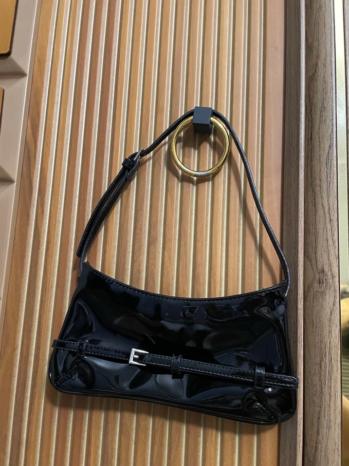 Parlak Siyah Yılan Desenli Deri Kadın Çanta - Görsel 2