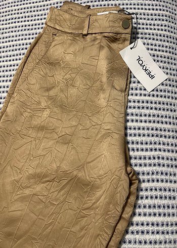 Düğmeli Parlak Kahverengi Kadın Saten Pantolon - Görsel 2