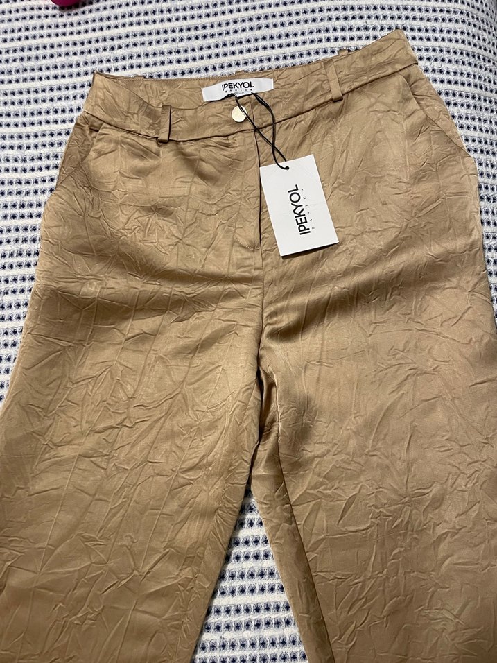 Düğmeli Parlak Kahverengi Kadın Saten Pantolon - Görsel 3