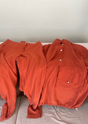 Düğmeli, Uzun Kollu Kırmızı Kadın Gömlek - Görsel 3