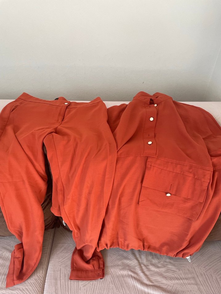 Düğmeli, Uzun Kollu Kırmızı Kadın Gömlek - Görsel 3