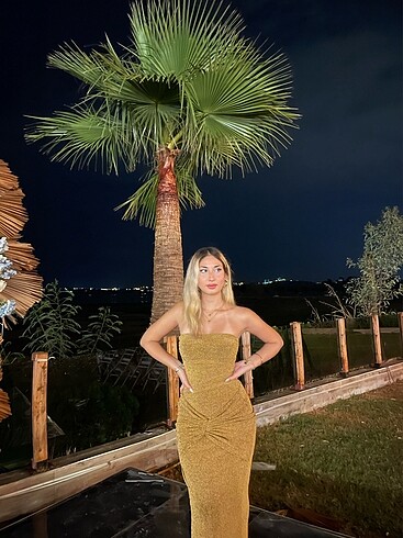 uzun gold gece elbisesi